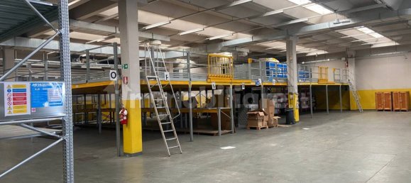 2569m² Warehouse in San Donato Milanese, Italy No. 375005 26