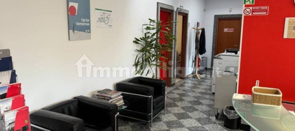 2569m² Warehouse in San Donato Milanese, Italy No. 375005 12