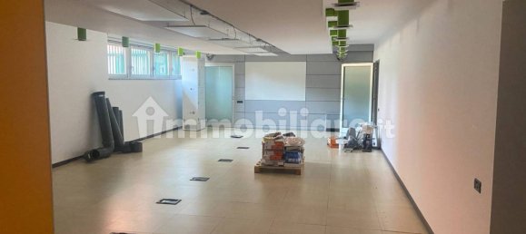 2569m² Warehouse in San Donato Milanese, Italy No. 375005 31
