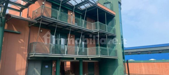 2569m² Warehouse in San Donato Milanese, Italy No. 375005 6