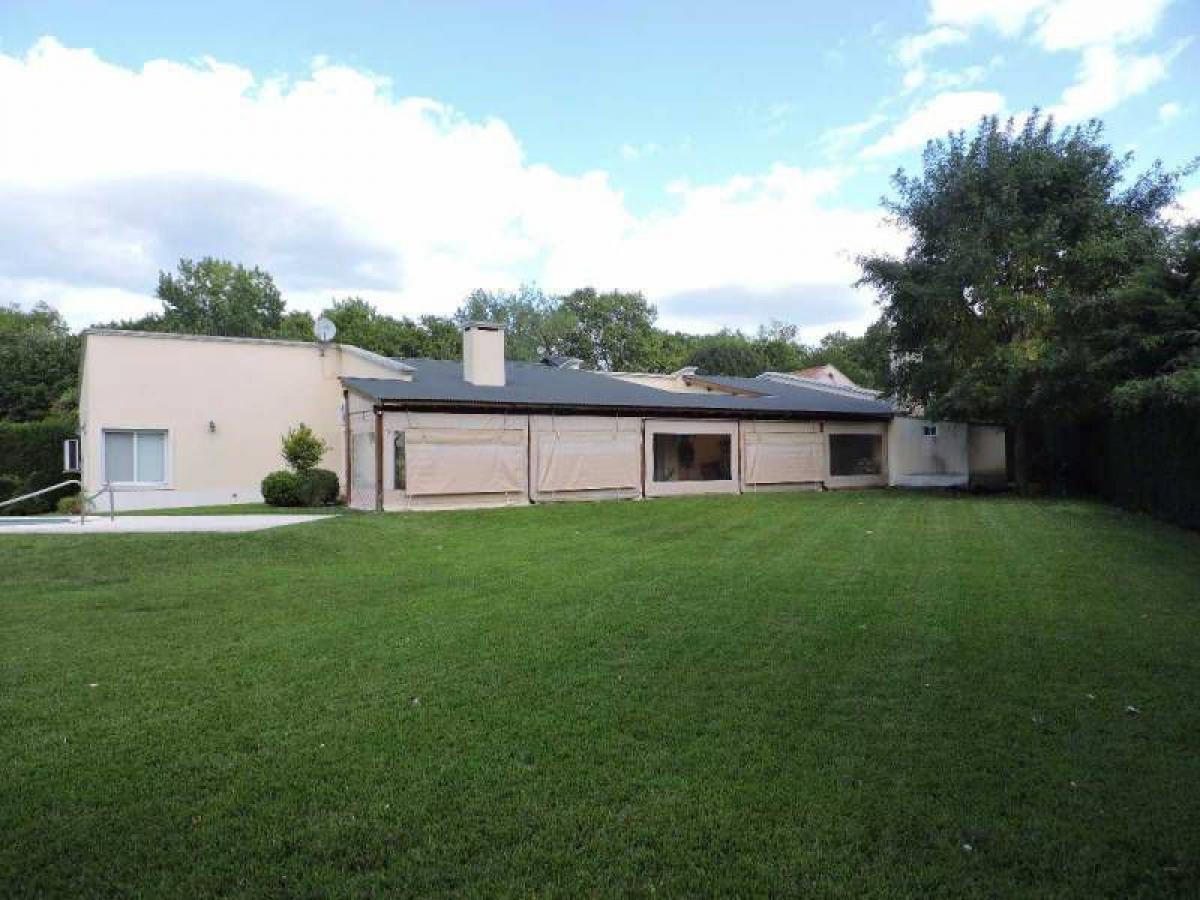 4 chambres Maison à Berazategui, Argentina No. 2734