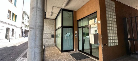 2-Zimmer Gewerbliche Immobilie in Lecco, Italy, Nr. 320032 2