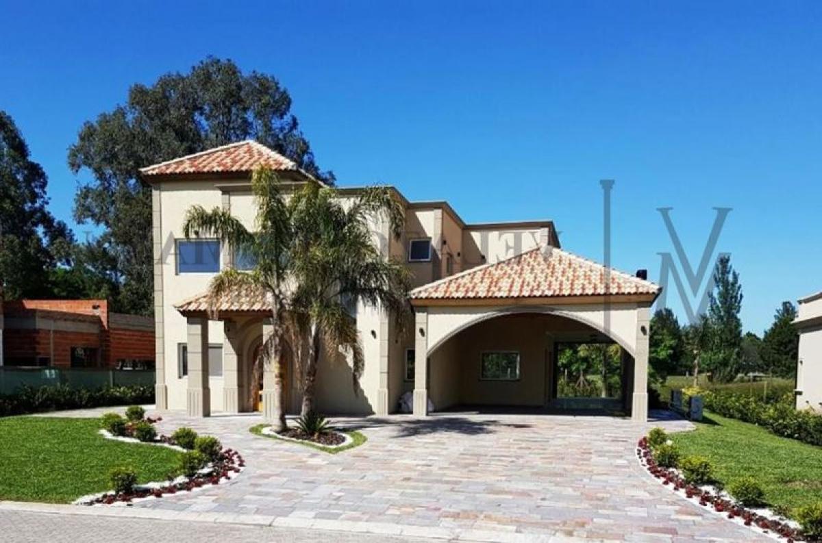 3 bedrooms House in Ezeiza, Argentina No. 12048