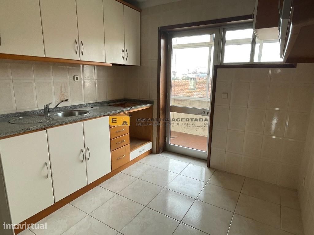 2 bedrooms Apartment in Matosinhos, Portugal No. 235504