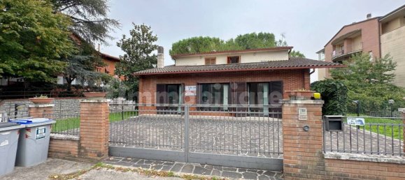 3 bedrooms Villa in Perugia, Italy No. 214737 5