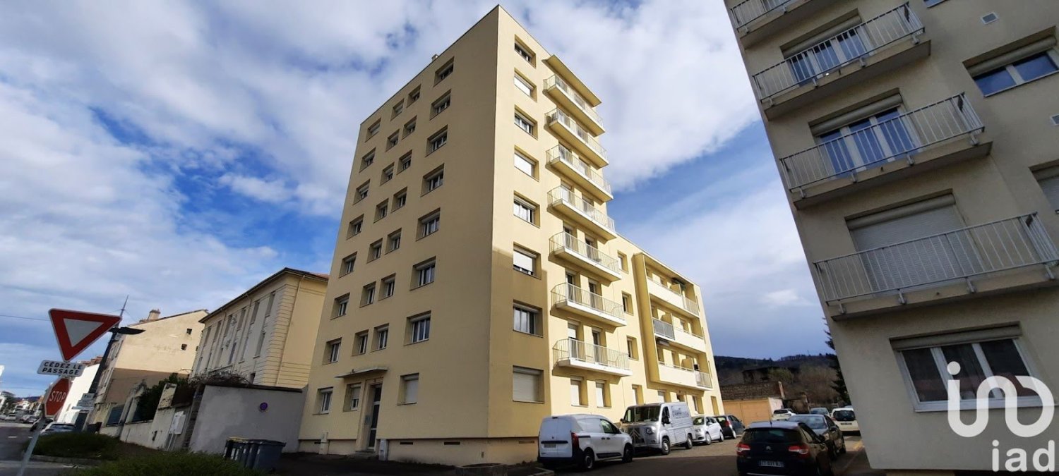 2 rooms Apartment in Le Chambon-Feugerolles, France No. 193532