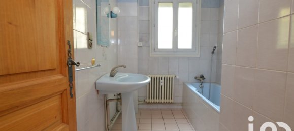 2 rooms Apartment in Le Chambon-Feugerolles, France No. 193532 5