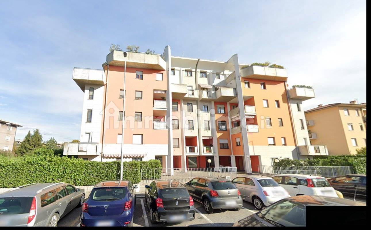 2 غرف نوم شقة في Dalmine, Italy رقم 280227