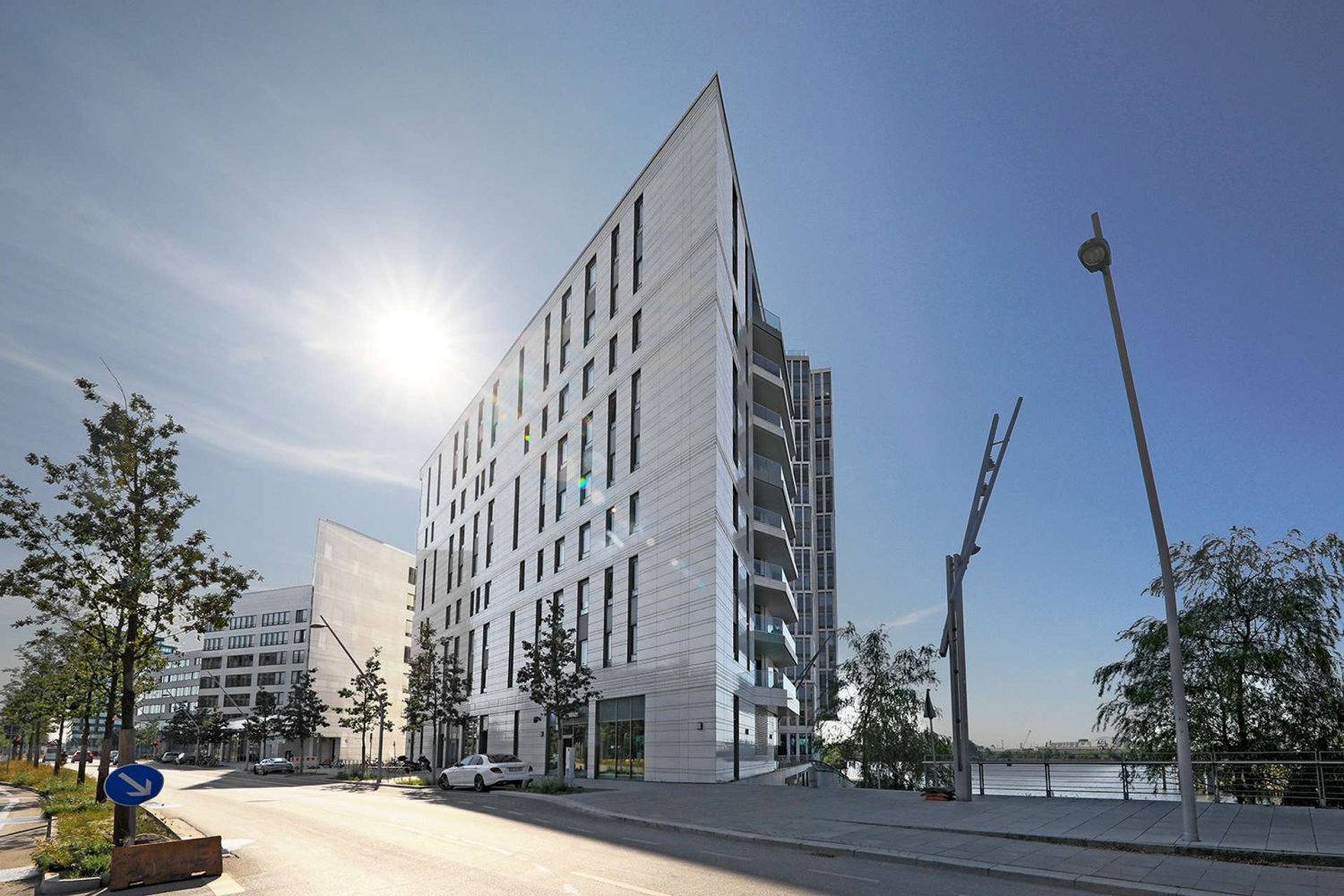 693m² Building in Hamburg-Mitte, Germany No. 266221