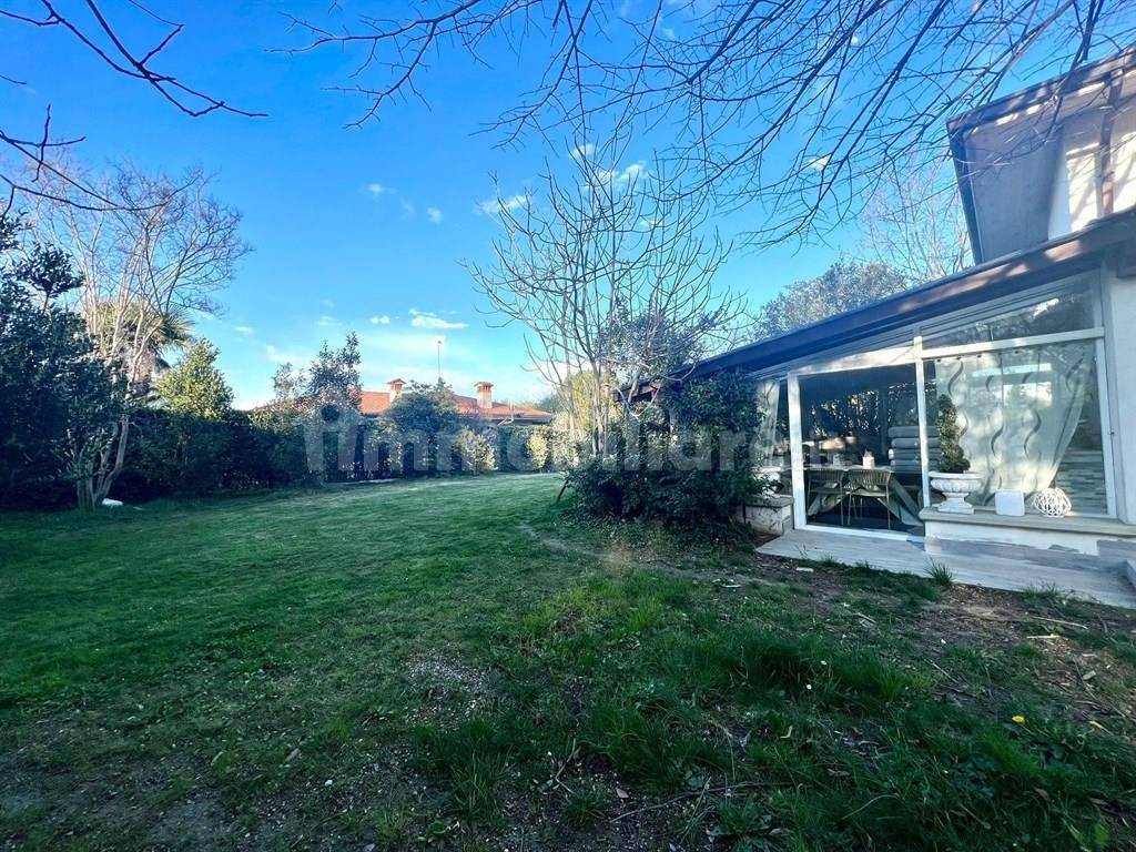 2 غرف نوم فيلا في Padenghe sul Garda, Italy رقم 292781