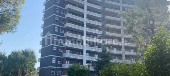 Apartamento de 3 dormitorios en Bari, Italy No. 371119 2