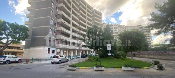 Apartamento de 3 dormitorios en Bari, Italy No. 371119 3