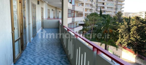 Apartamento de 3 dormitorios en Bari, Italy No. 371119 11