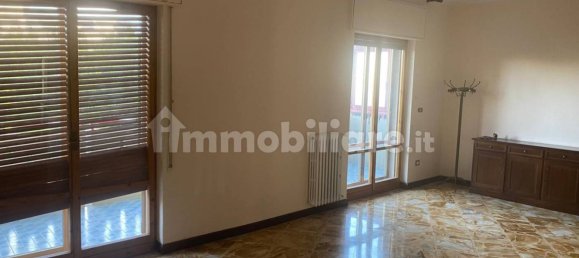 Apartamento de 3 dormitorios en Bari, Italy No. 371119 27