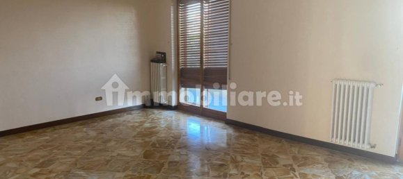 Apartamento de 3 dormitorios en Bari, Italy No. 371119 46