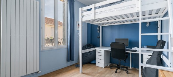 5 bedrooms House in Colombes, France No. 164451 18