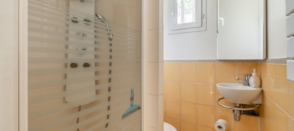 5 bedrooms House in Colombes, France No. 164451 7