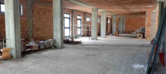 10-Zimmer Gewerbliche Immobilie in Capolona, Italy, Nr. 119528 19