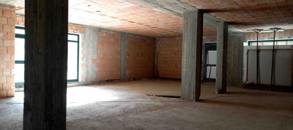 10-Zimmer Gewerbliche Immobilie in Capolona, Italy, Nr. 119528 16