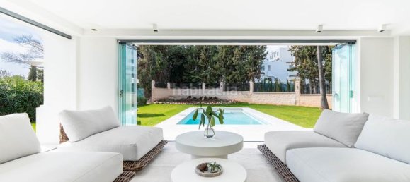 4 bedrooms Villa in Marbella, Spain No. 30859 9