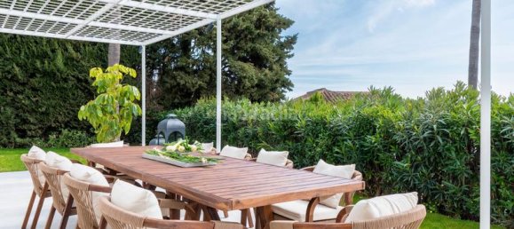 4 bedrooms Villa in Marbella, Spain No. 30859 11