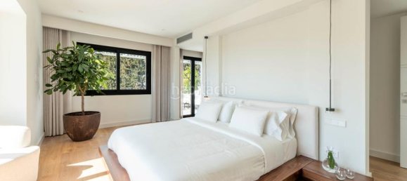 4 bedrooms Villa in Marbella, Spain No. 30859 30