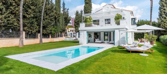 4 bedrooms Villa in Marbella, Spain No. 30859 6