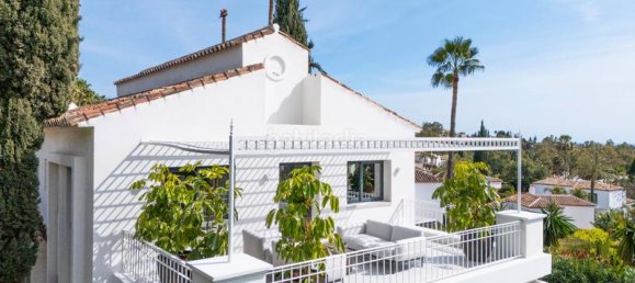 4 bedrooms Villa in Marbella, Spain No. 30859 12