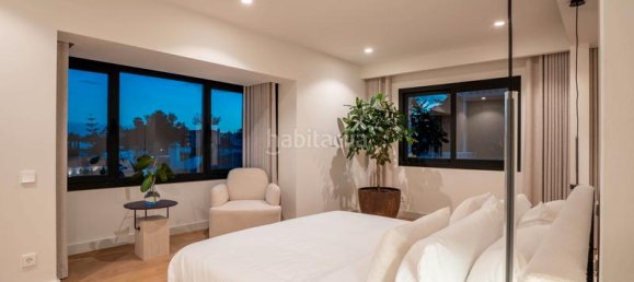 4 bedrooms Villa in Marbella, Spain No. 30859 31