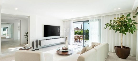 4 bedrooms Villa in Marbella, Spain No. 30859 20