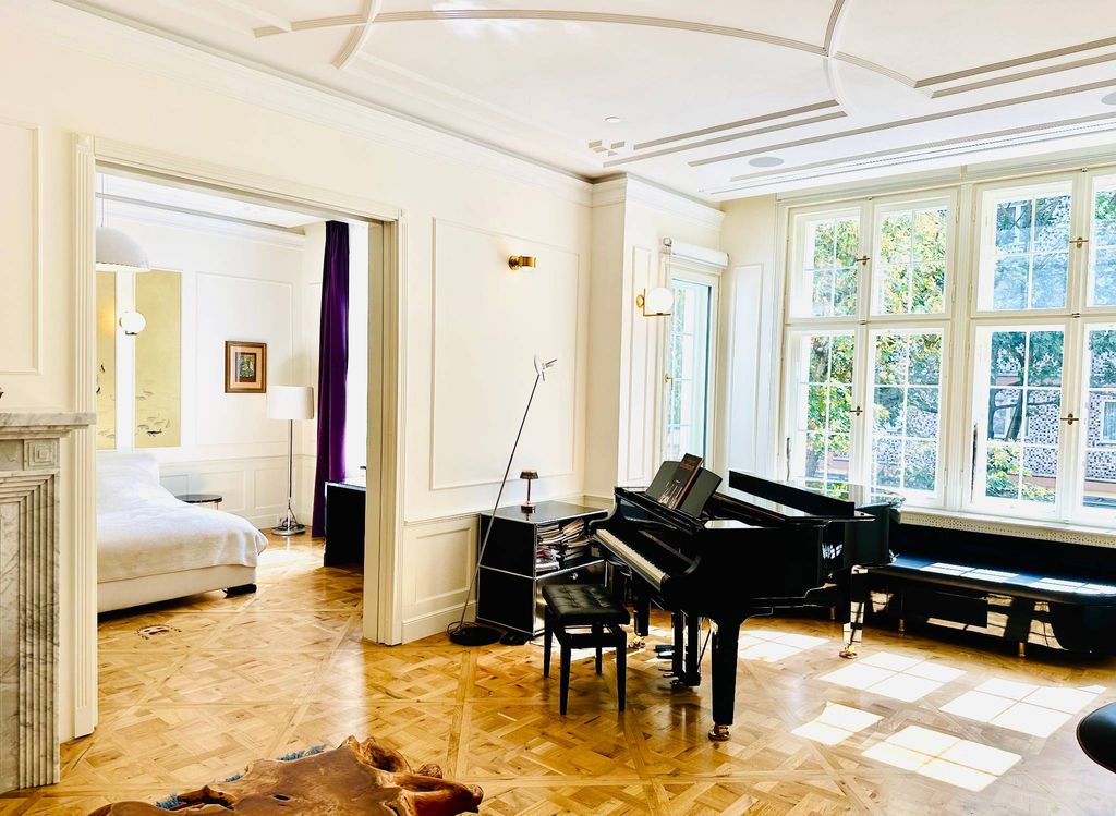 3 bedrooms Apartment in Mitte, Germany No. 104393