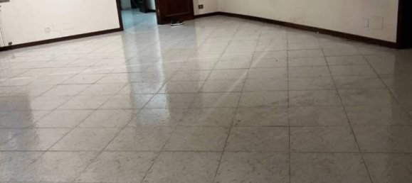 2 rooms Office in Modena, Italy No. 292151 2