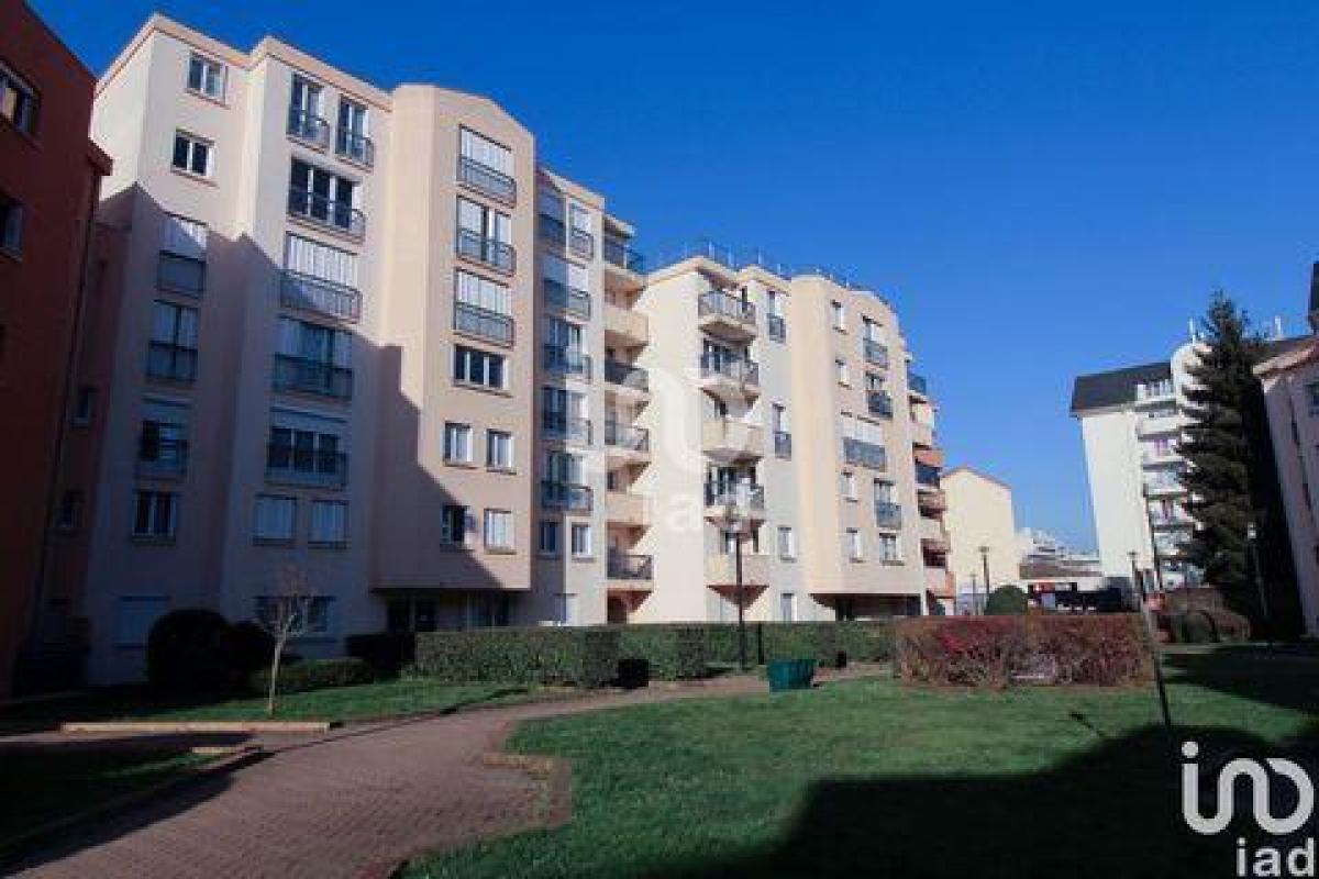 2 chambres Condo à Maurepas, France No. 15720