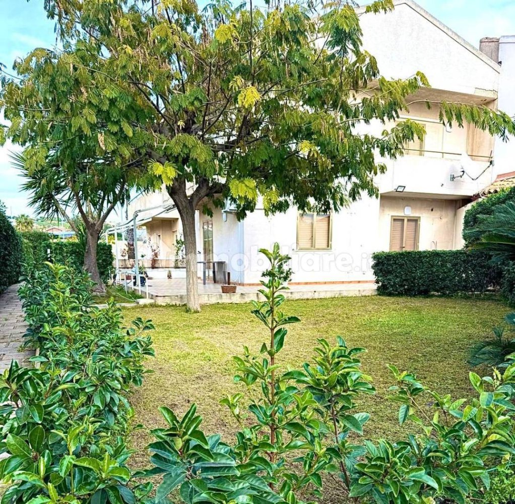 Villa de 3 dormitorios en Ragusa, Italy No. 350878
