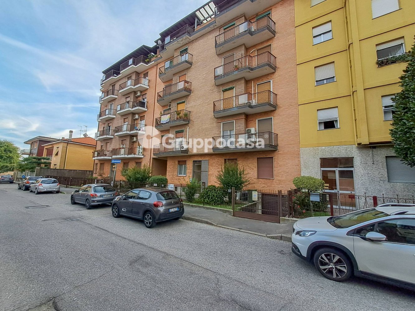 Apartamento de 2 dormitorios en Magenta, Italy No. 328089