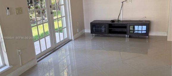 3 chambres villa à vendre à Miami, Miami-Dade, Florida, USA № 614280 23