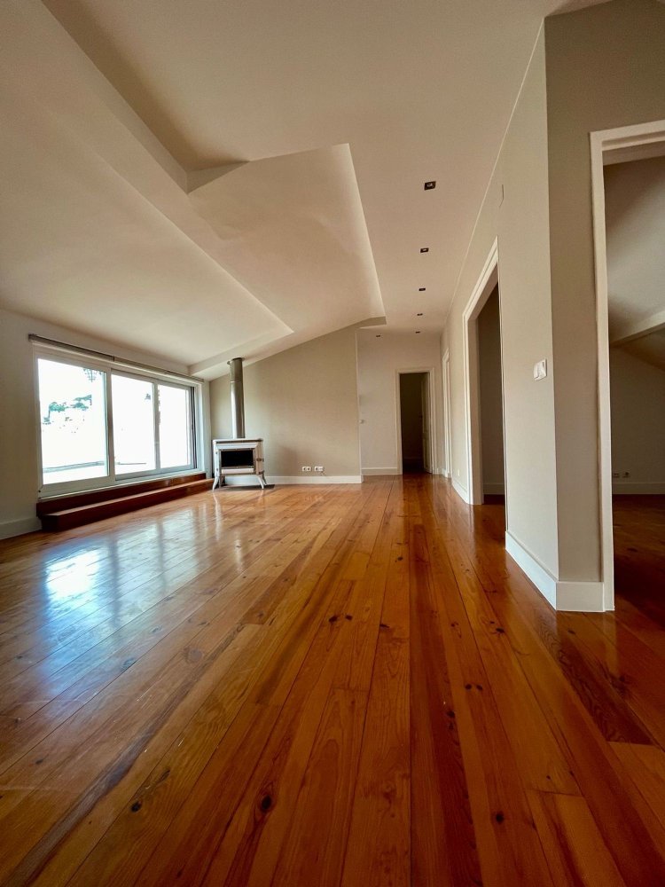 4 bedrooms Duplex in Lisbon, Portugal No. 191733