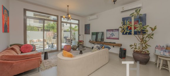 4 bedrooms Townhouse in Town Square, UAE No. 28599 4