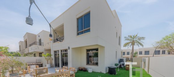 4 bedrooms Townhouse in Town Square, UAE No. 28599 2