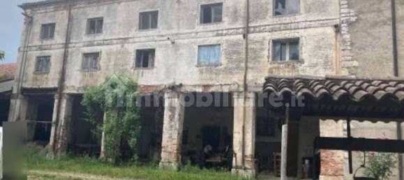 5 bedrooms House in Schio, Italy No. 268221 2