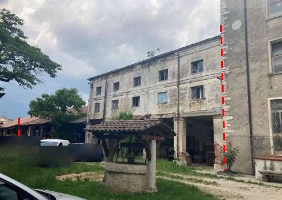 5 bedrooms House in Schio, Italy No. 268221