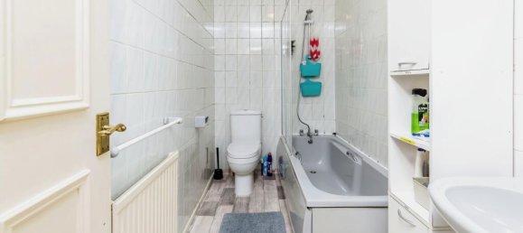 3 bedrooms House in Croydon, United Kingdom No. 7984 39