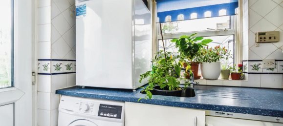 3 bedrooms House in Croydon, United Kingdom No. 7984 42