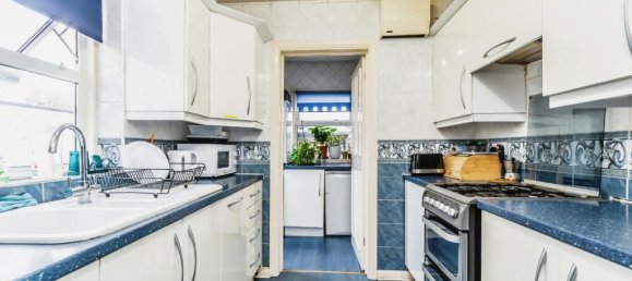 3 bedrooms House in Croydon, United Kingdom No. 7984 18