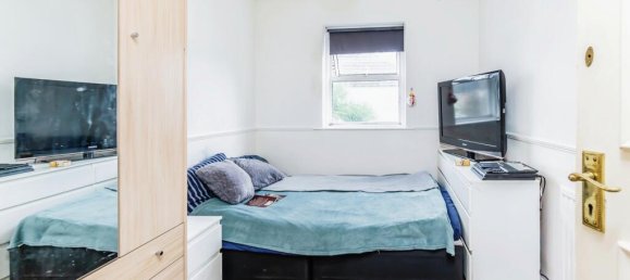 3 bedrooms House in Croydon, United Kingdom No. 7984 36