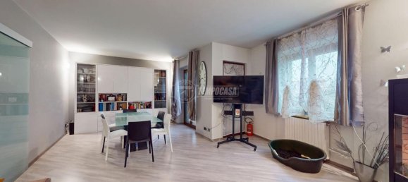 Дом с 5 комнатами в Кастильоне Торинезе, Италия № 38131 3