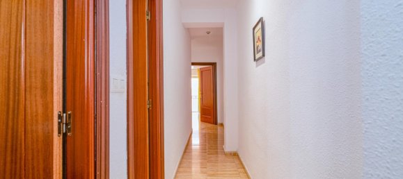 4 bedrooms Apartment in Granada, Spain No. 133605 16