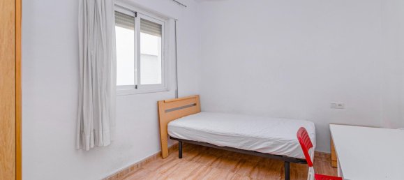 4 bedrooms Apartment in Granada, Spain No. 133605 12