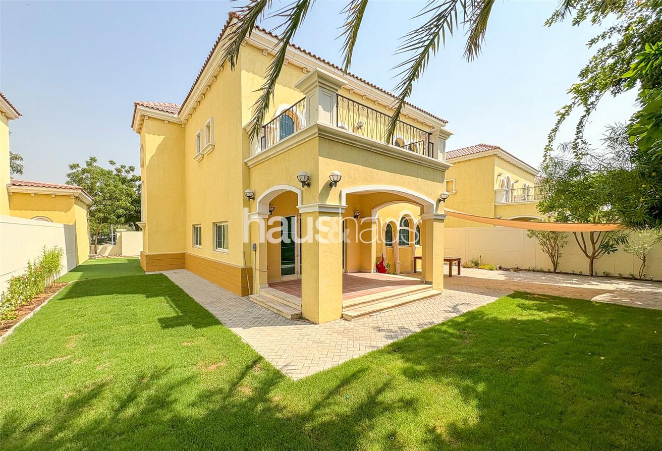 3 bedrooms Villa in Jumeirah Park, UAE No. 99758