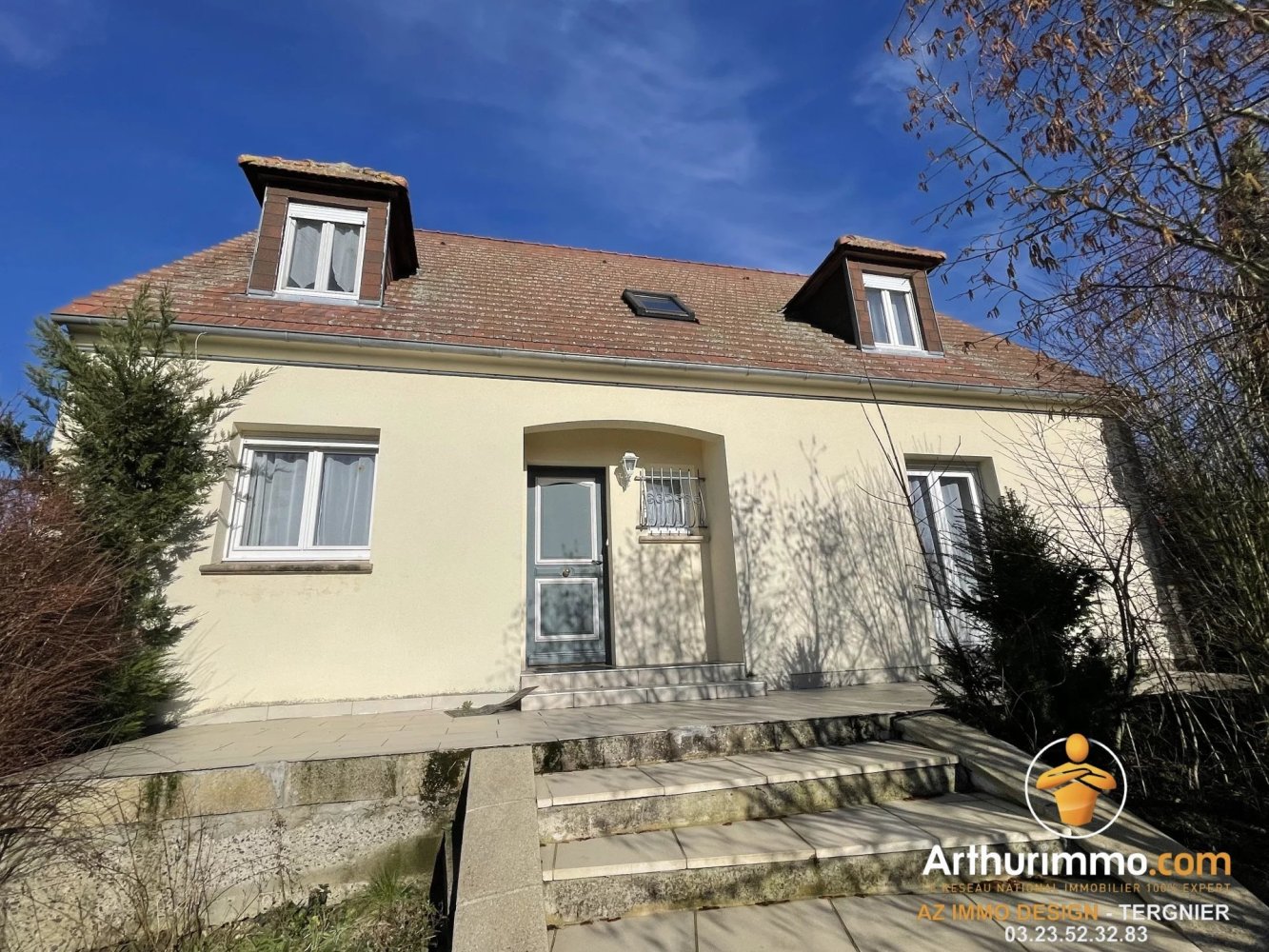 Casa de 4 dormitorios en Saint-Quentin, France No. 87675